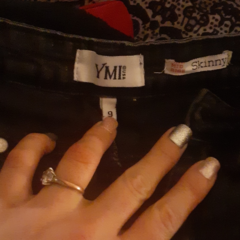 Jeans - Picture 2 of 3